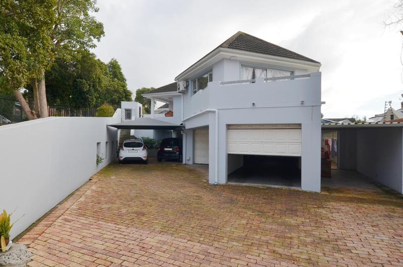 To Let 4 Bedroom Property for Rent in Everglen Western Cape